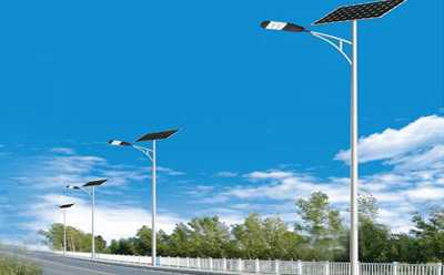 农村道路装库车太阳能路灯选多大瓦数实测